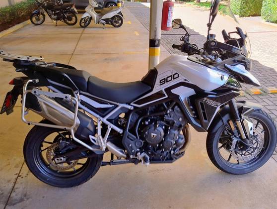 TRIUMPH TIGER 900 GT 